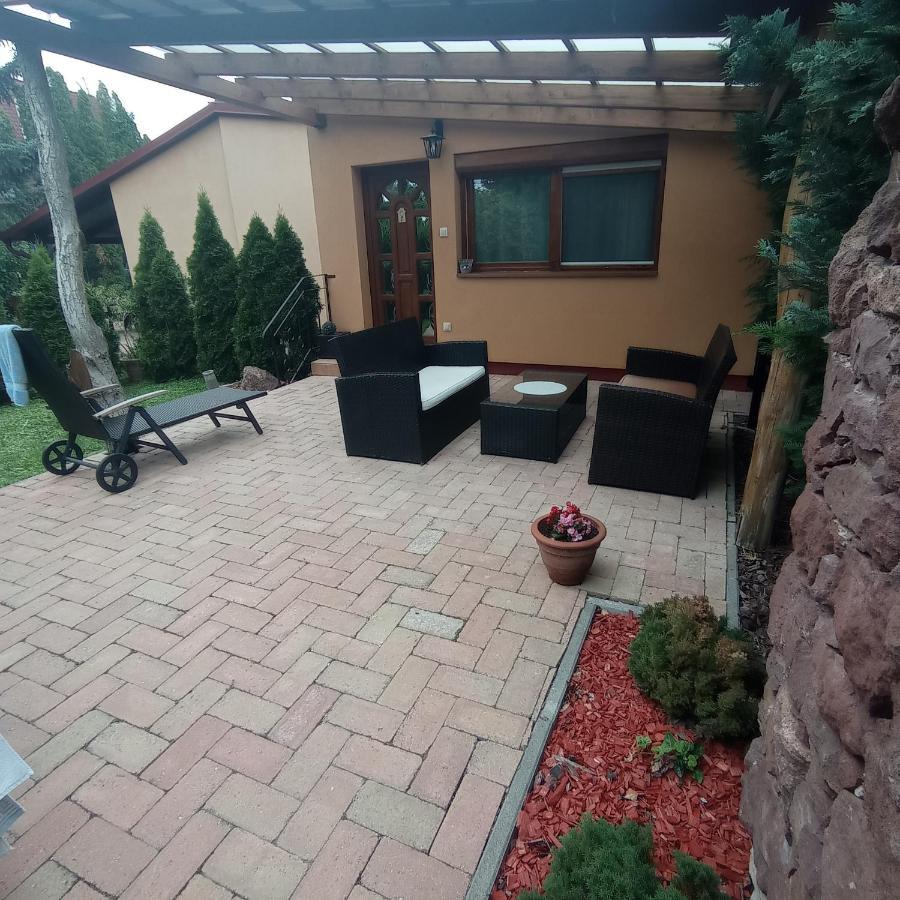 Rozsa Apartman Alsoors Bagian luar foto