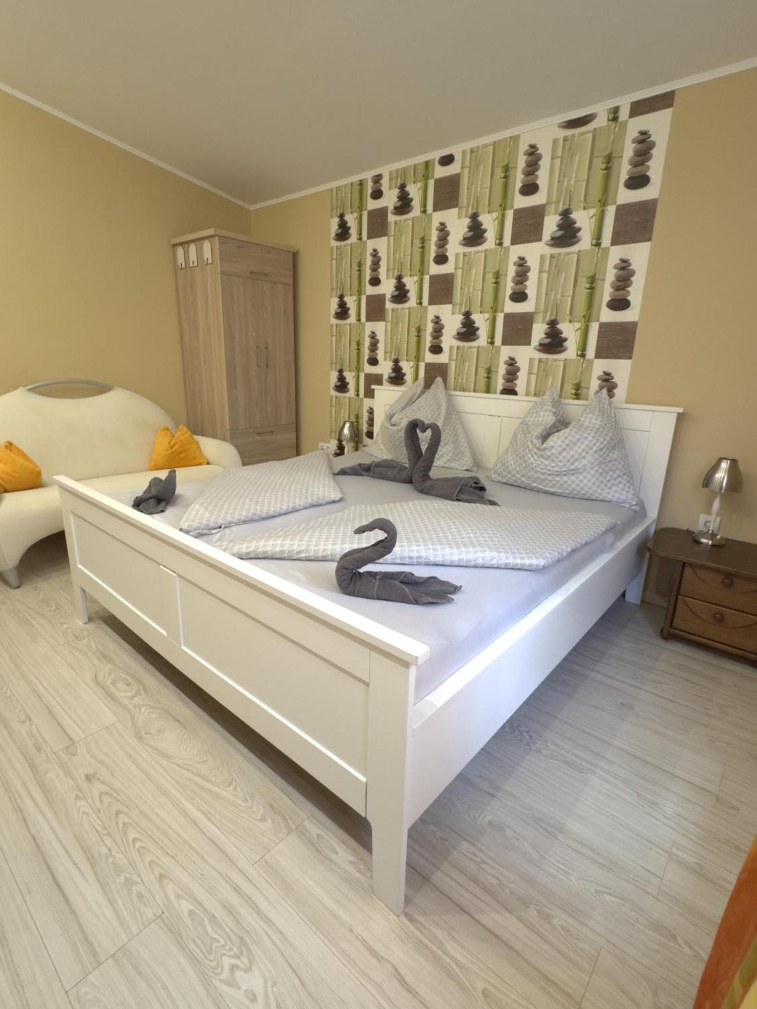 Rozsa Apartman Alsoors Ruang foto