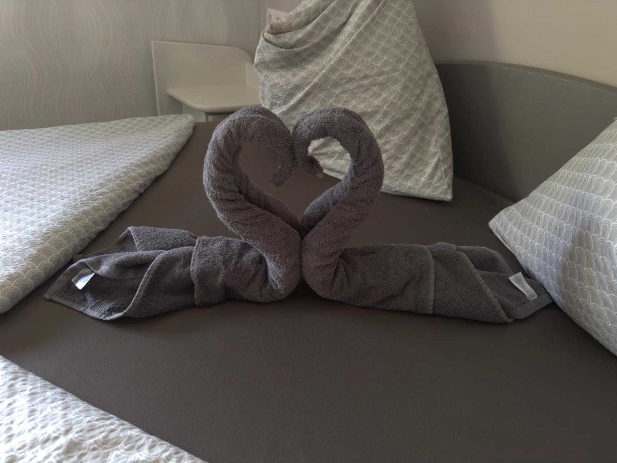 Rozsa Apartman Alsoors Ruang foto